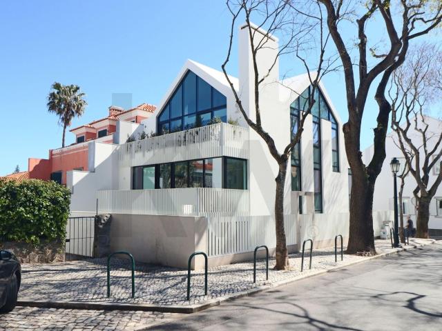 Contemporary style, comfort, and natural light in the heart of Cascais