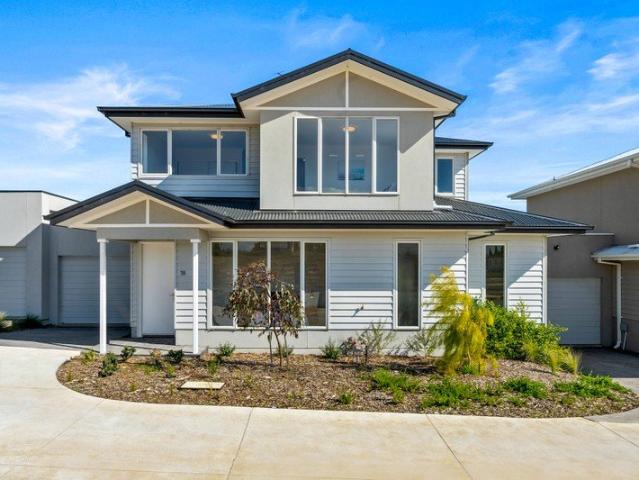 Contemporary style and comfort