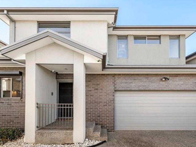 Contemporary Style, Generous Proportions & Effortless Entertaining