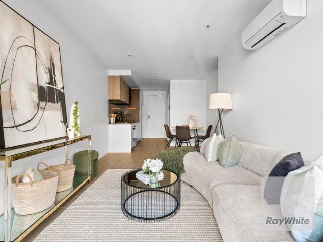 Contemporary Style, Effortless Living & Parkland Views
