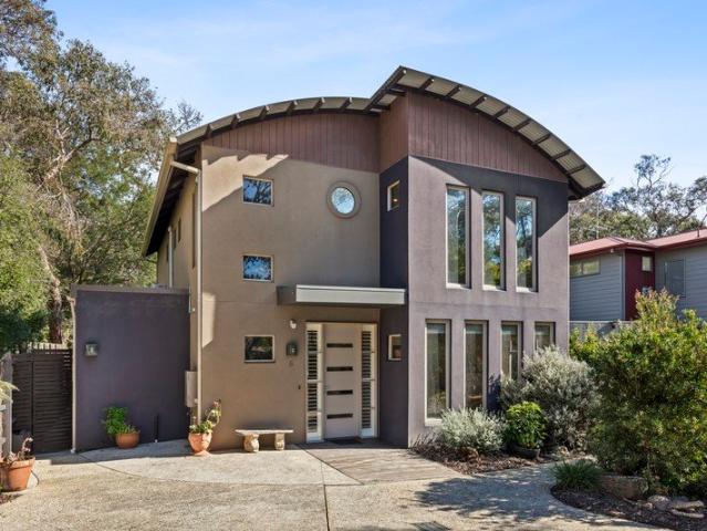 Contemporary Style, Flexible Coastal Living