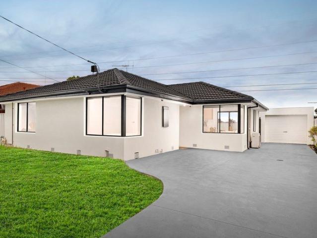 Contemporary Style, Fully Renovated and Ready to Enjoy