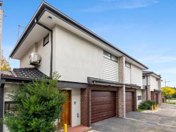 Contemporary Style, Low Maintenance Living & Lifestyle Convenience