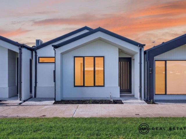 Contemporary Style Meets Low Maintenance Living in Lara!