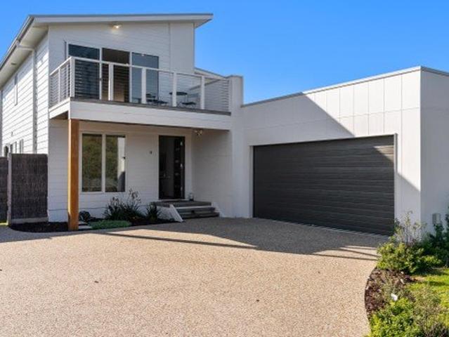 Contemporary Style, Space & Exceptional Energy Efficiency