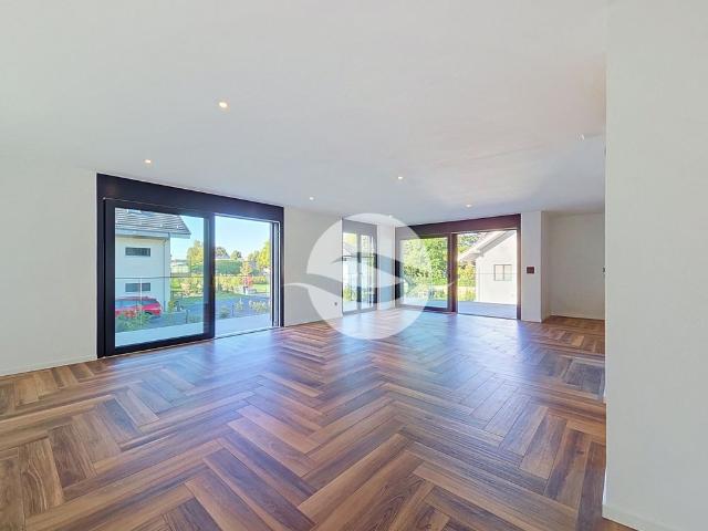 Contemporary Style | Stunning Outdoor Spaces | Lush Green Surroundings