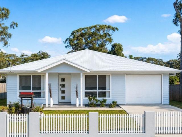 Contemporary Style, Quality Finishes & Easy Island Living