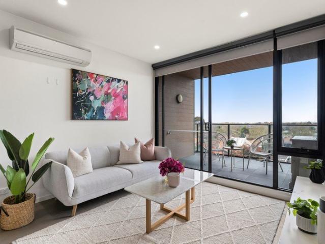 STUNNING BAY & CITY VIEWS