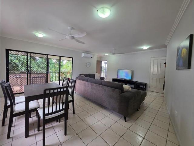 CONTEMPORARY STYLING WITH CONVENIENCE TO THE CBD FULLY FURNISHED