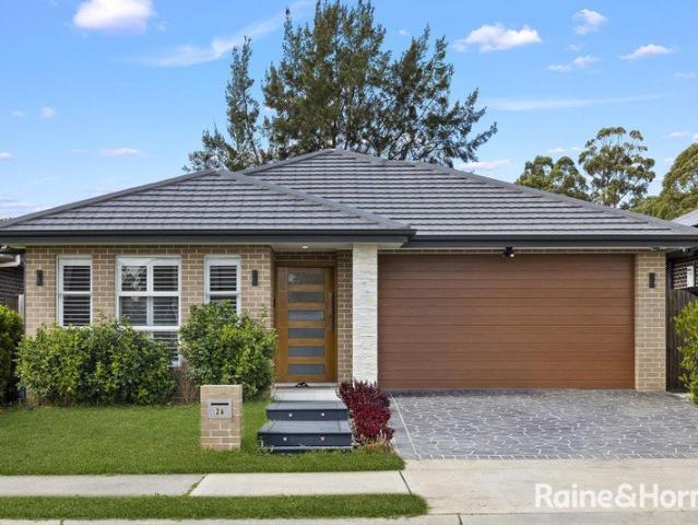 Contemporary Parkside Family Living with Premium Inclusions