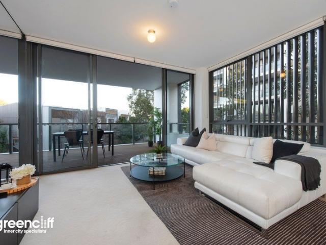 Contemporary Parkside Living with a Premium Linear Balcony in Putney Hill