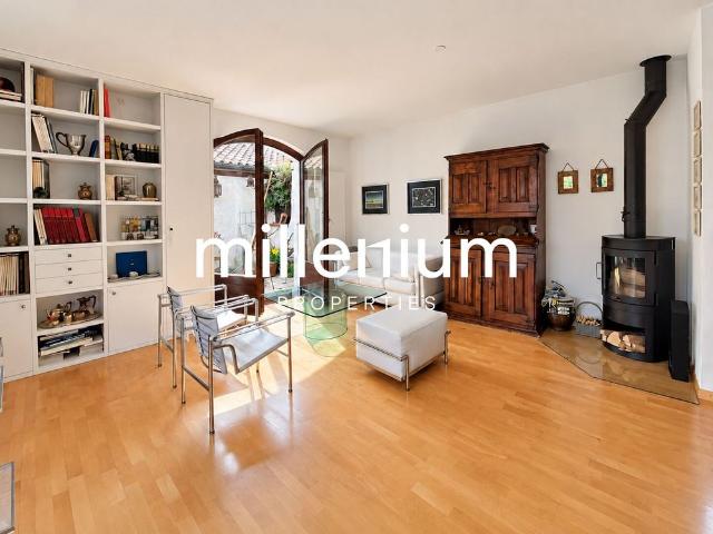 Contemporary, partially furnished house with a garden and a separate s