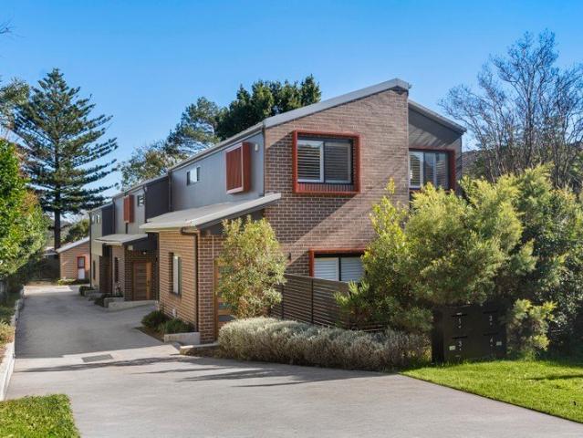 Contemporary, Private & Spacious Townhouse