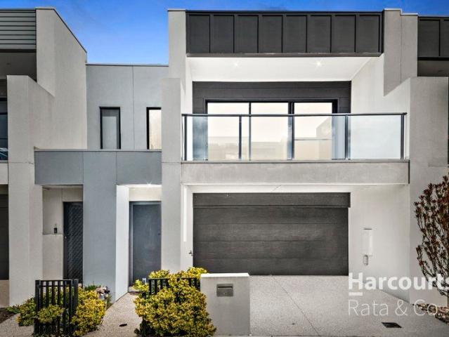 Contemporary Reverse Living with Space, Style & Convenience