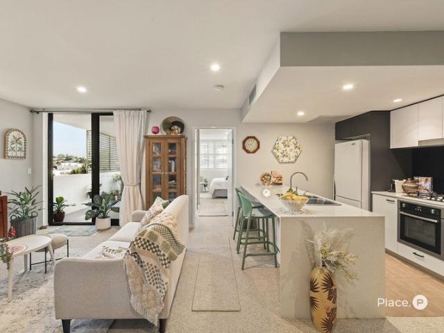 Contemporary Refurbished Living in the Heart of Nundah