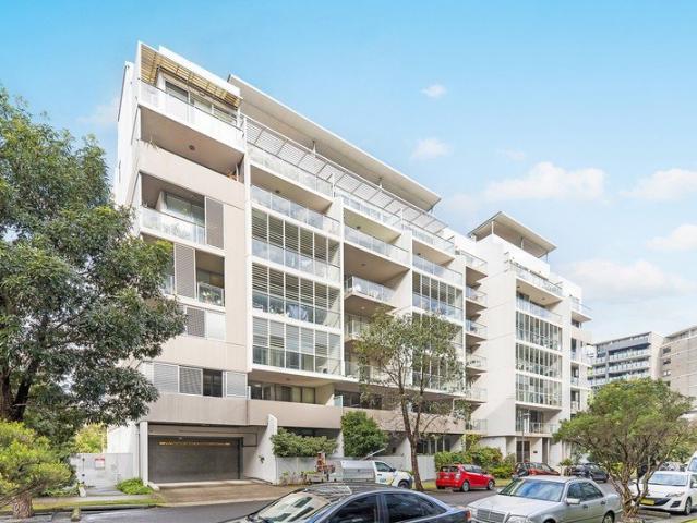 Contemporary Resort Style Living in a Premier Enclave