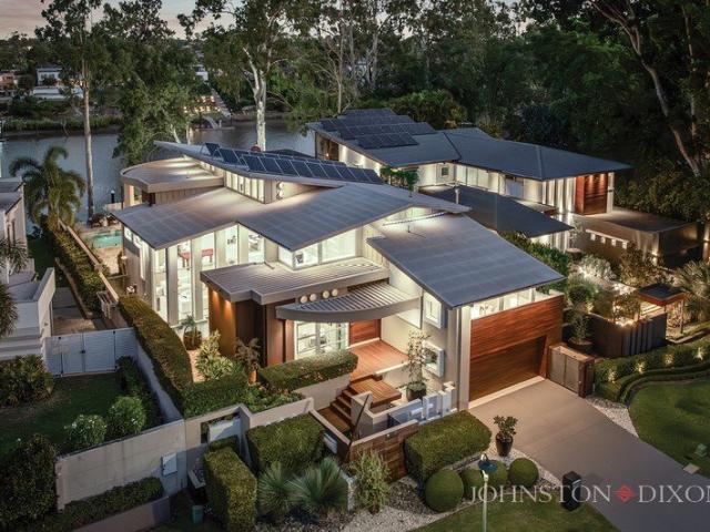CONTEMPORARY RIVER CHIC
