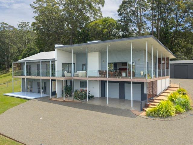Contemporary Rural Living in Tapitallee's Most Sought After Enclave