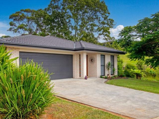Contemporary Wollongbar entertainer in peaceful reserve setting