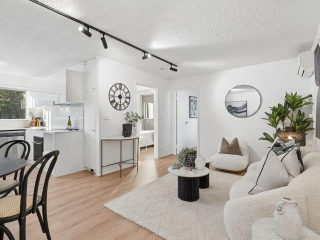 Contemporary waterfront living at its finest