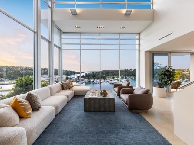 Contemporary Waterfront Living With Jetty And Middle Harbour Views