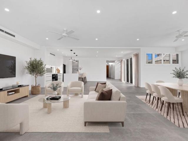 CONTEMPORARY WATERFRONT LUXURY IN THE PRESTIGIOUS LAKES ESTATE Available 12 + Months