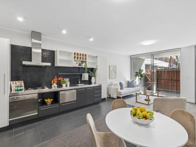 Contemporary Warehouse Living with Dual Courtyards in Waterloo's Lifestyle Precinct