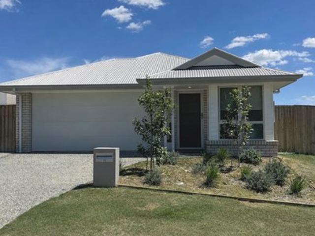 Contemporary White Rock Living Move In Ready