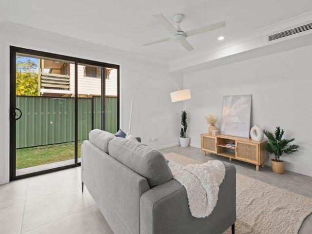 Contemporary Townhouse Offering Space, Style & Convenience