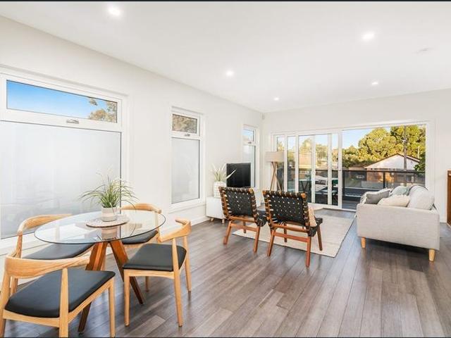 Contemporary townhouse in prime location