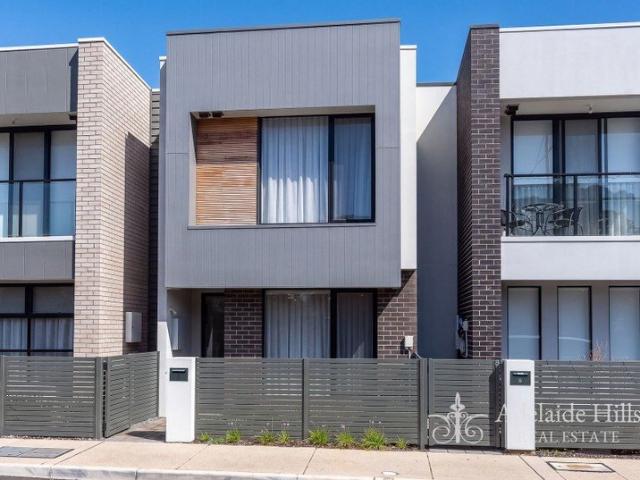 Contemporary Townhouse Living with Luxury Modern Features