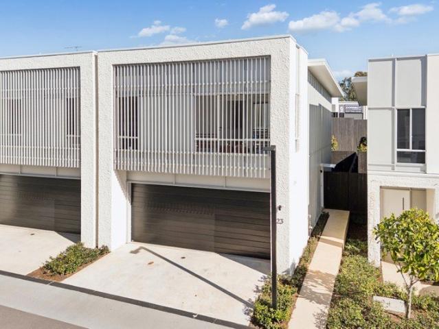 Contemporary Townhouse Living with Resort Style Amenities!
