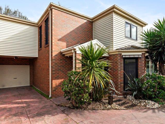 Contemporary Townhouse Living with Space, Style & Convenience