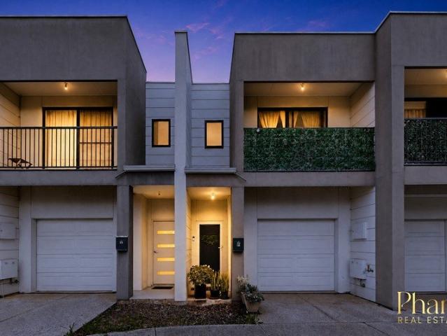 Contemporary Townhouse Living in the Heart of Blakeview