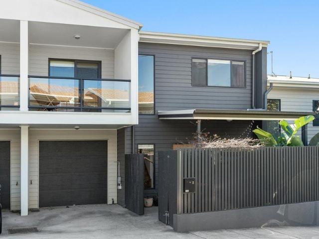Contemporary Townhouse Living in the Heart of Moorooka