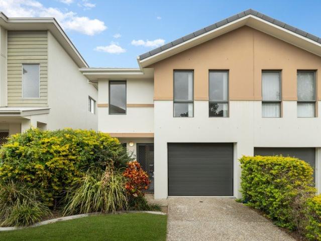 Contemporary Townhouse Living in the Heart of Richlands