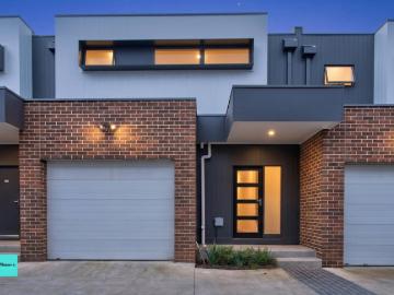 Contemporary Townhouse Living in the Heart of Tarneit