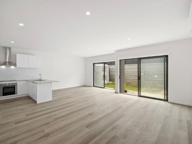 Contemporary Townhouse Living in a Convenient Ferntree Gully Location