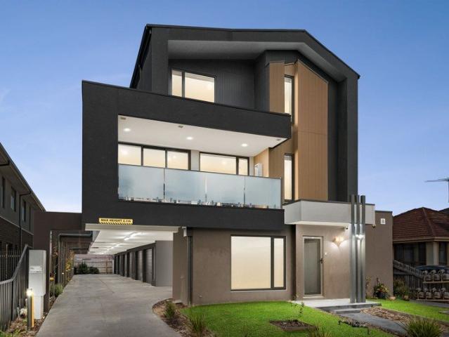Contemporary Townhouse Living in a Convenient Springvale Setting
