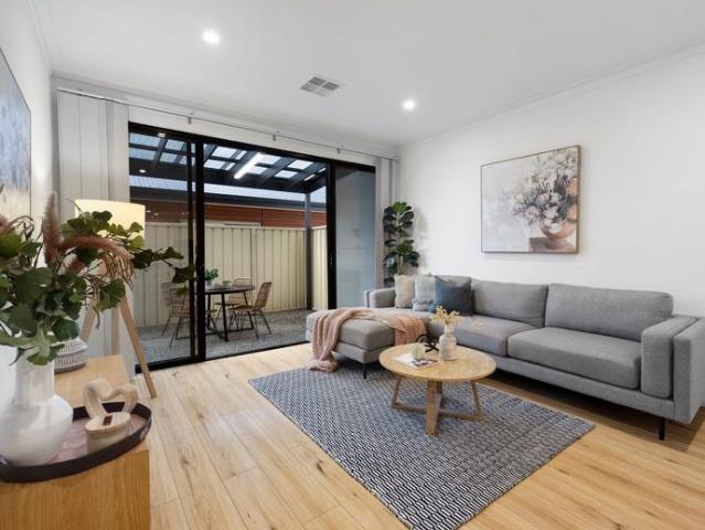 Contemporary Townhouse Living in a Prime, Convenient Location