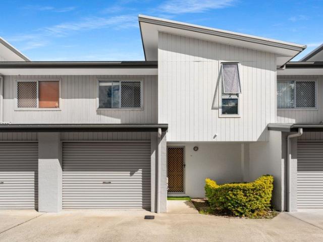Contemporary Townhouse Living in a Prime Holland Park Location
