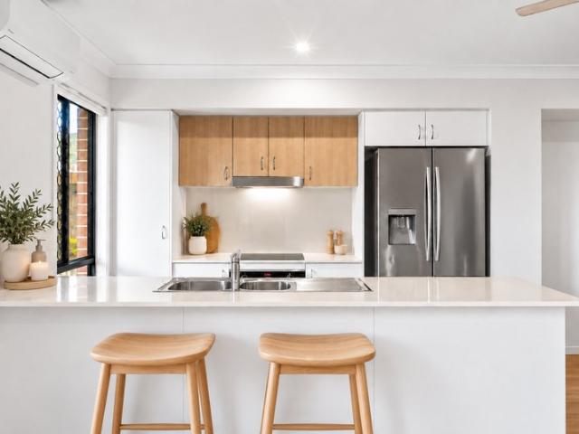 Contemporary Townhouse Living in Narangba Must Be Sold!