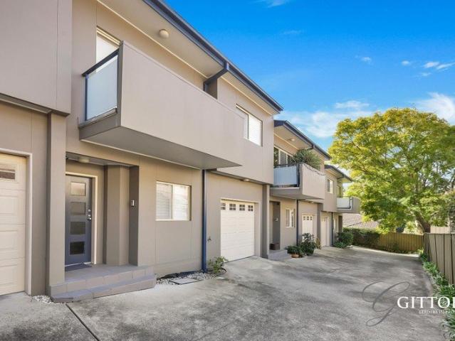 Contemporary Townhouse & Sought After Location