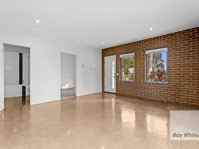 Contemporary Townhouse with Courtyard in the Heart of Bundoora