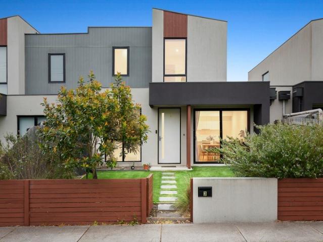 Contemporary Townhouse with Flexible Family Living