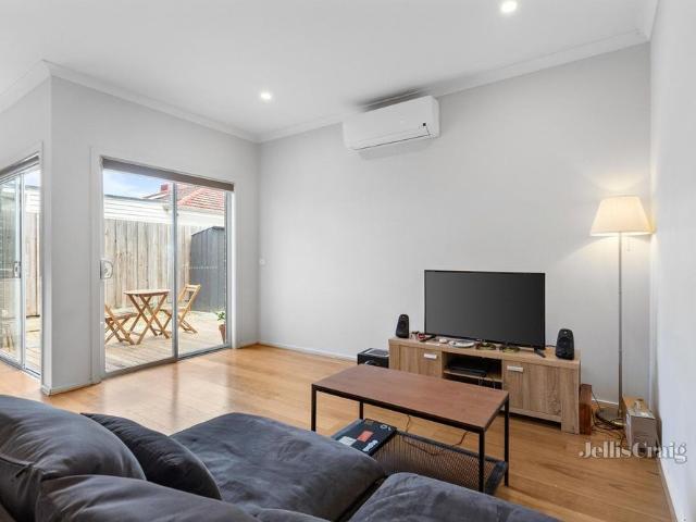 Contemporary Townhouse with Low Maintenance Living