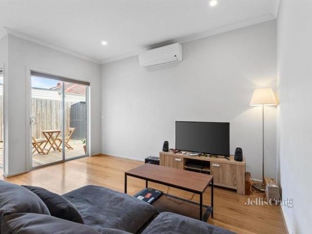 Contemporary Townhouse with Low Maintenance Living