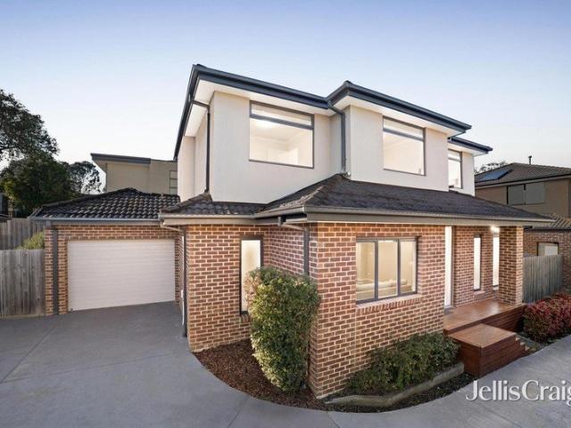 Contemporary Townhouse with Lifestyle Appeal
