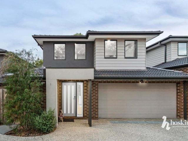 Contemporary Townhouse with Spacious Living
