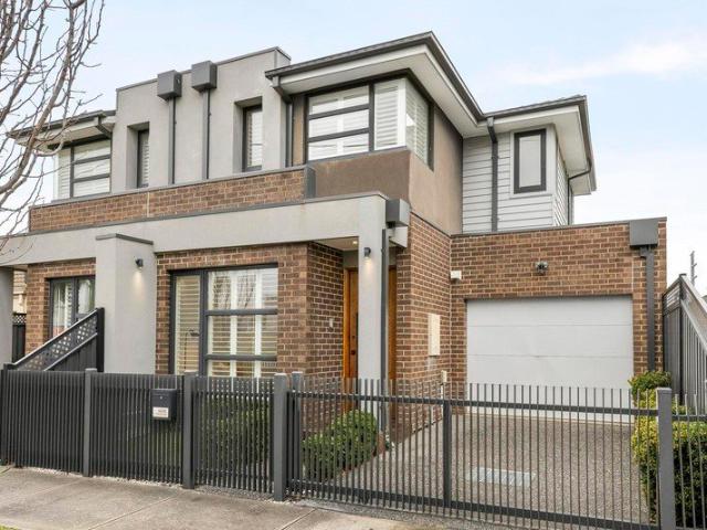 Contemporary townhouse with premium finishes